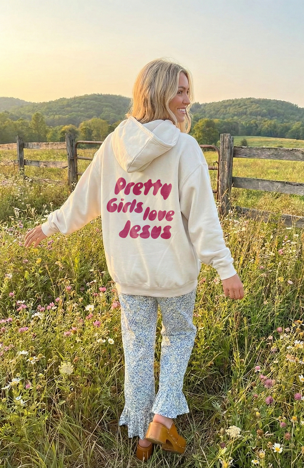 PRETTY GIRLS LOVE JESUS OVERSIZED HOODIE